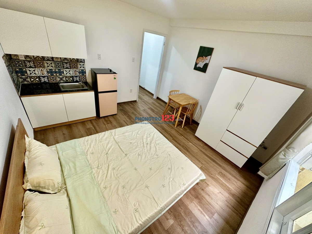 Phòng Trọ Cho Thuê Cửa Sổ Trời Full Nội Thất Hoa Hồng Phú Nhuận Gần Trường Sa Khu Phan Xích Long Q1