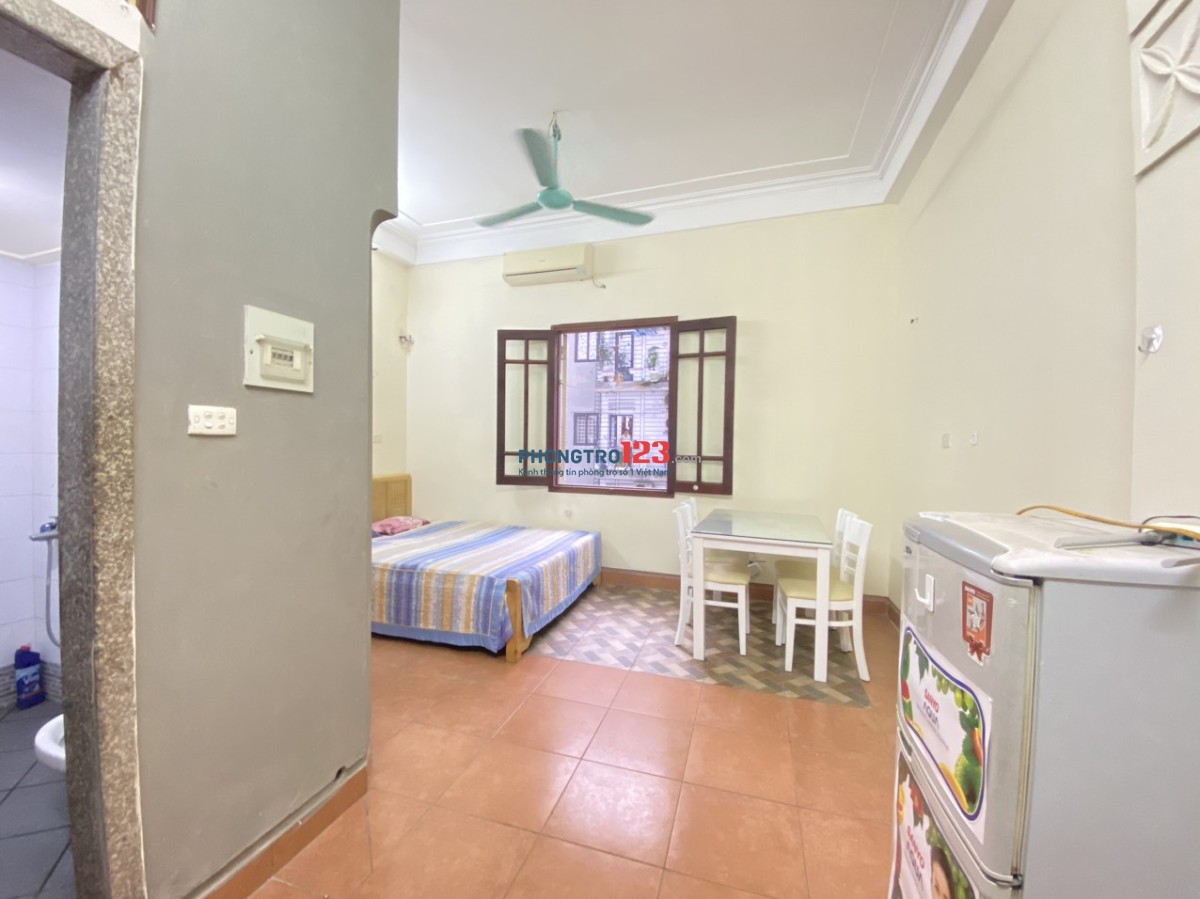 Cho thuê nhà trọ giá rẻ 3,9 tr cầu giấy đại học quốc gia, báo chí, full đồ thang máy