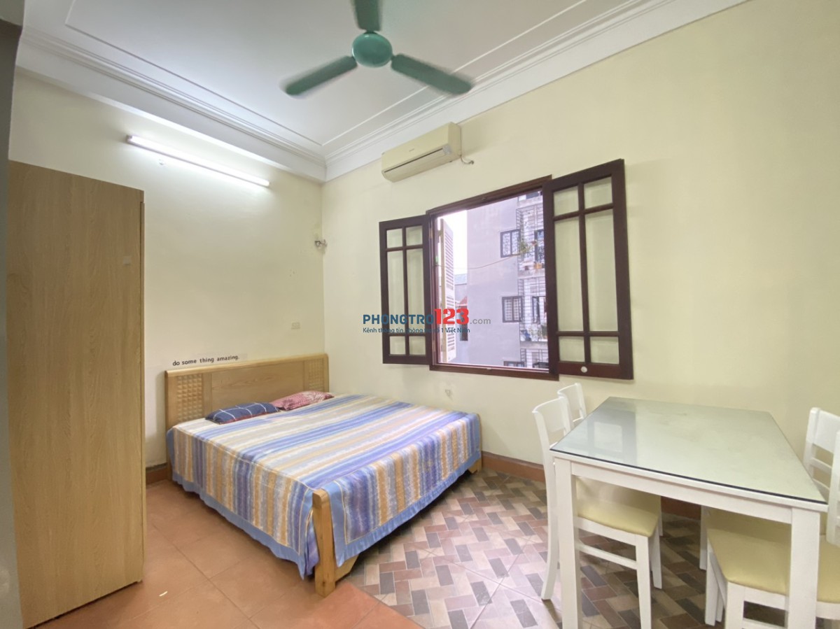 Cho thuê nhà trọ giá rẻ 3,9 tr cầu giấy đại học quốc gia, báo chí, full đồ thang máy