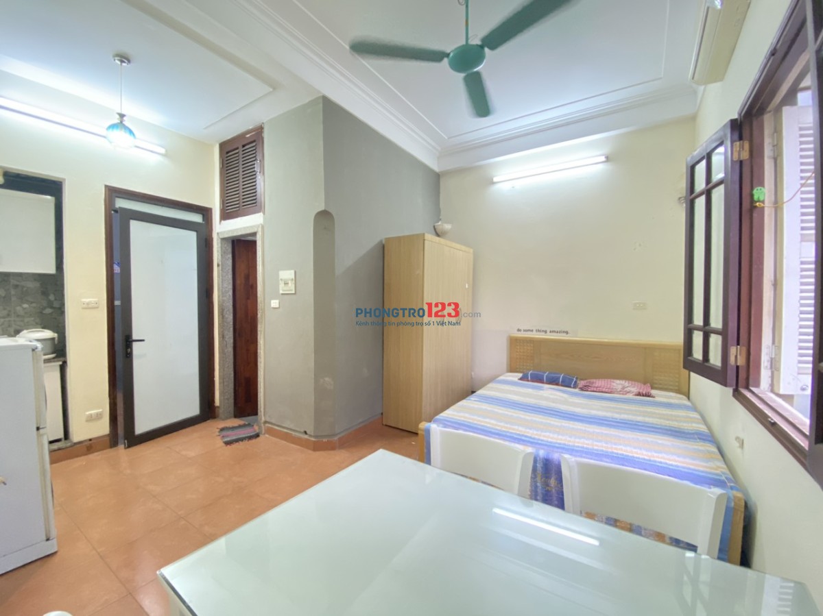 Cho thuê nhà trọ giá rẻ 3,9 tr cầu giấy đại học quốc gia, báo chí, full đồ thang máy