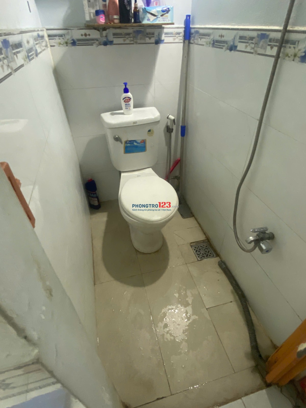 Cho thuê phòng 18m2 có máy lạnh, tolet riêng 2tr2 ( Mình cần nhượng lại phòng để về quê ăn tết )