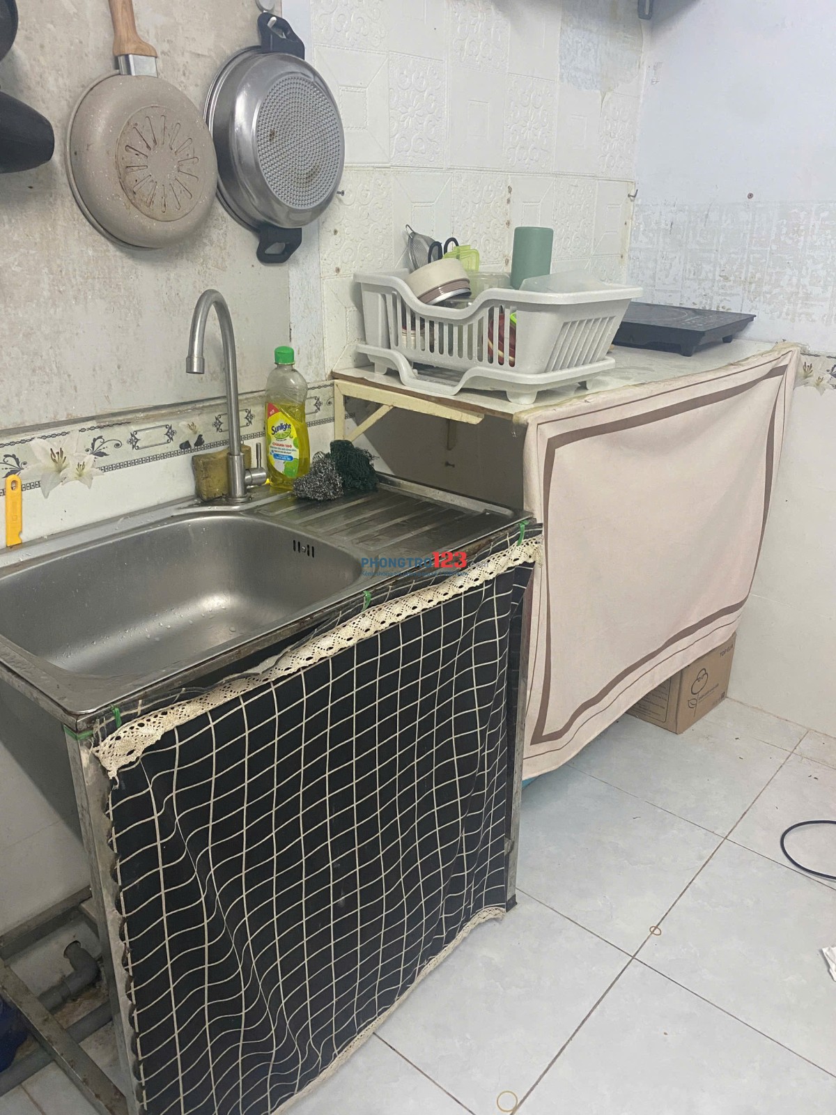 Cho thuê phòng 18m2 có máy lạnh, tolet riêng 2tr2 ( Mình cần nhượng lại phòng để về quê ăn tết )