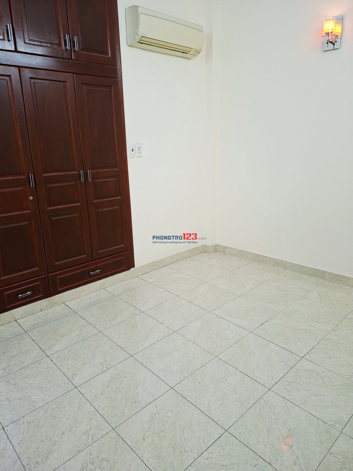 Cho Thuê Phòng Q3.rộng rãi thoải mái.cửa sổ.nội thất tolet riêng.mới keng 3tr3