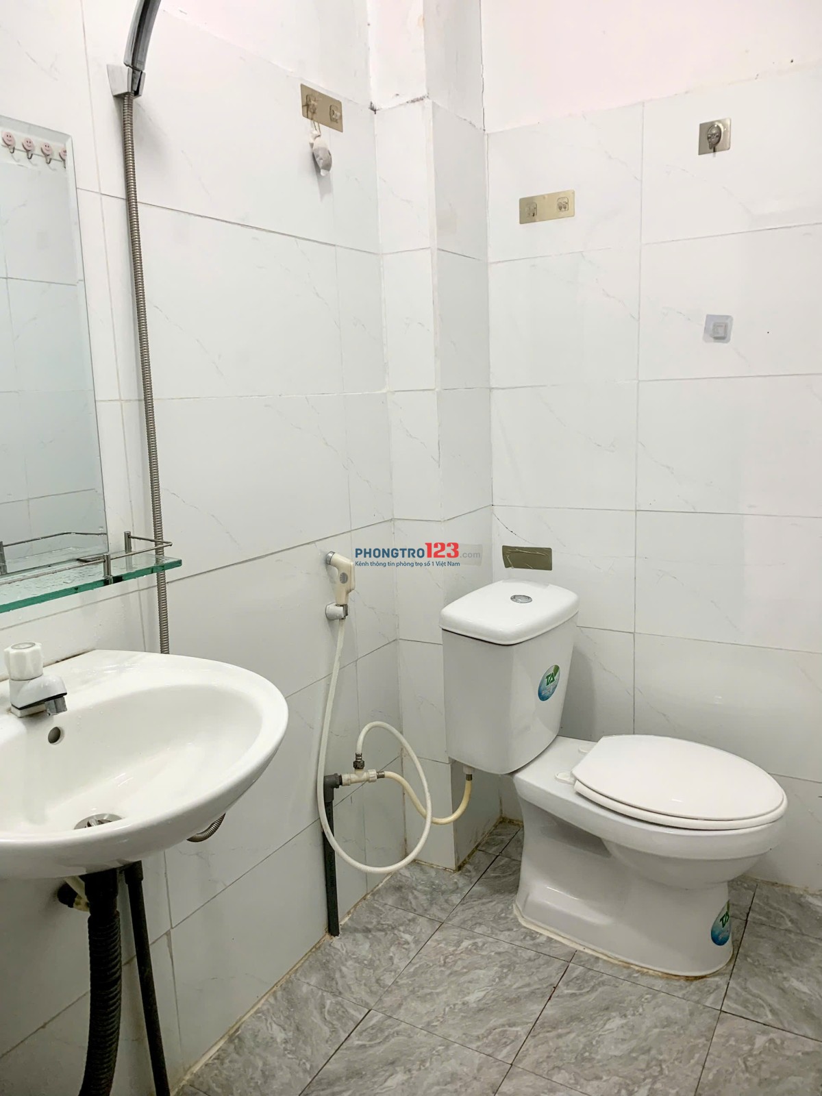 Chính chủ cho thuê phòng ban công rộng dãi thông thoáng