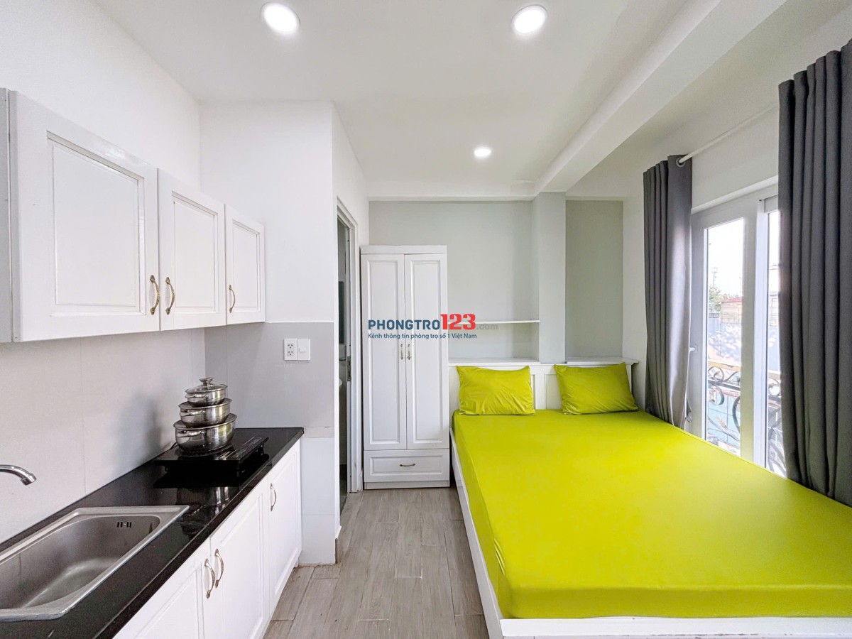 PHÒNG MỚI XÂY CỬA SỔ LỚN TÂN SƠN - PHẠM VĂN BẠCH