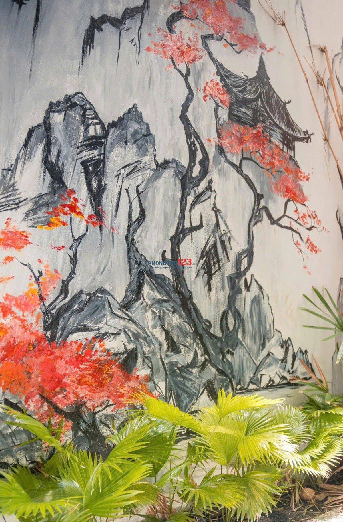 CHO THUÊ PHÒNG ĐƯỜNG NGUYỄN THỊ MINH KHAI TRUNG TÂM QUẬN 1, CÓ CỬA SỔ LỚN, CÓ SÂN RIÊNG