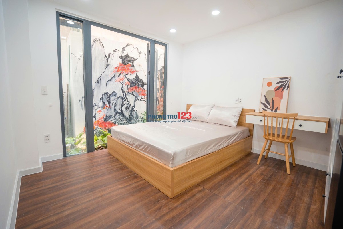 CHO THUÊ PHÒNG ĐƯỜNG NGUYỄN THỊ MINH KHAI TRUNG TÂM QUẬN 1, CÓ CỬA SỔ LỚN, CÓ SÂN RIÊNG