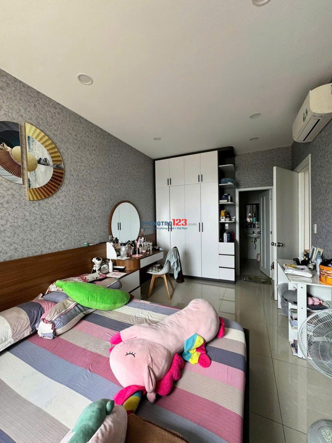 Chung cư RuBy, Tân Bình: Căn 55m2, 1p ngủ, Nội thất, ban công, 8tr