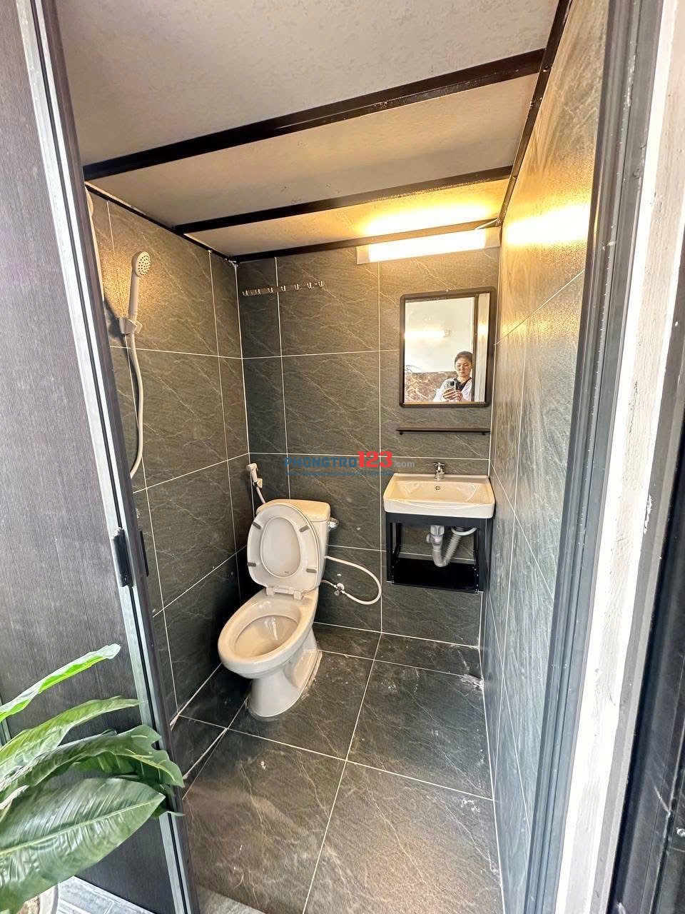 CHO THUÊ PHÒNG GIÁ TỐT, FULL NỘI THẤT , CÓ BAN CÔNG ĐÓN NẮNG - NGAY GA SÀI GÒN QUẬN 3, TOÀ NHÀ VIETE