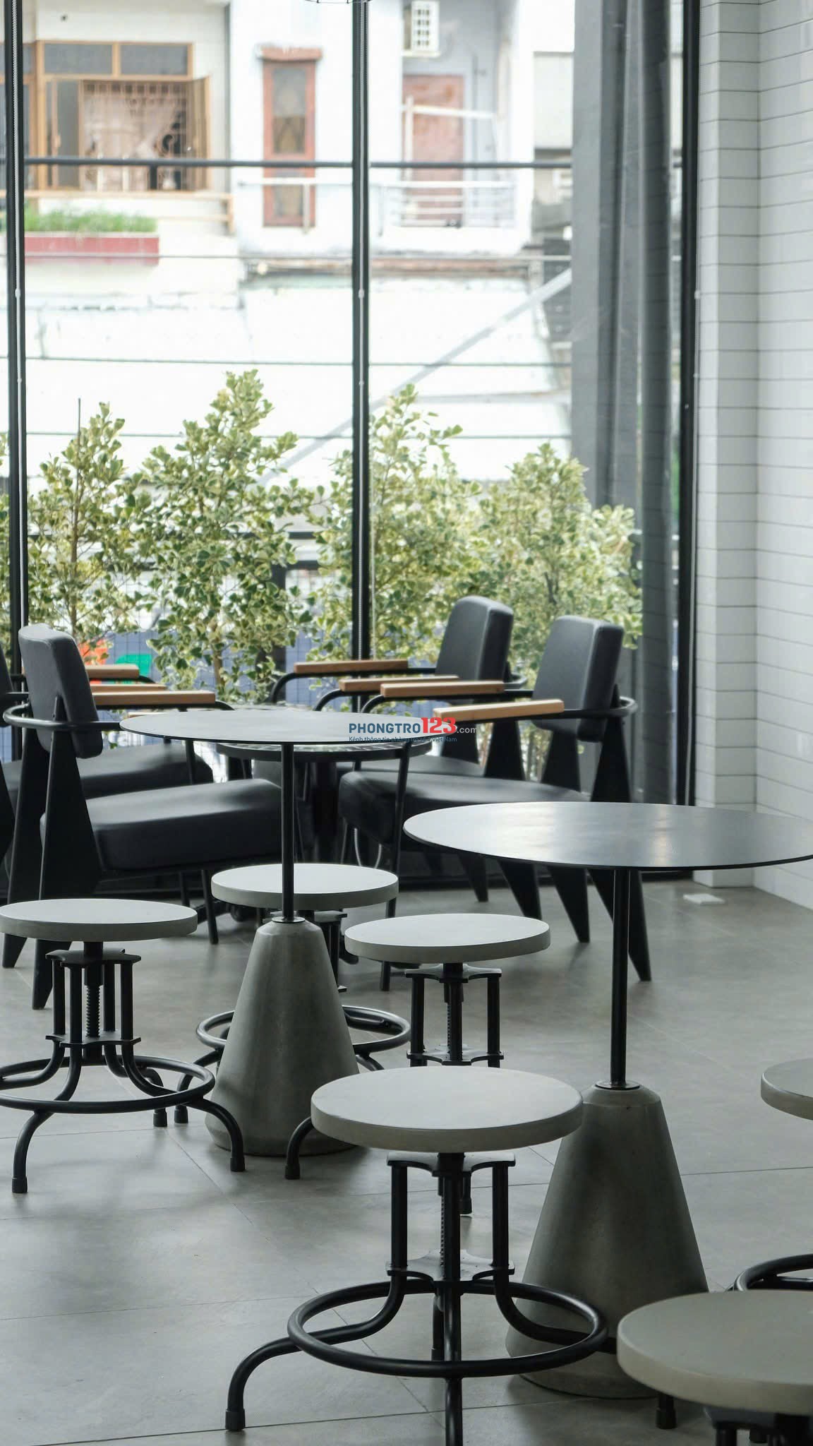 Mặt bằng mặt tiền Cách Mạng Tháng Tám Quận 10 cho thuê Diện tích 8.2x22m