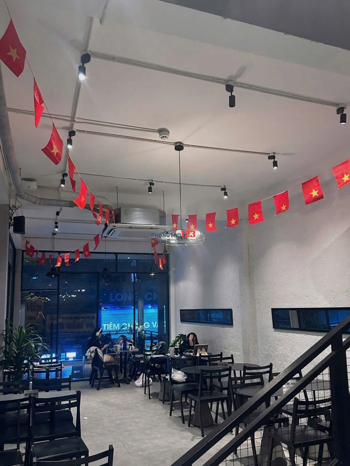 Mặt bằng mặt tiền Cách Mạng Tháng Tám Quận 10 cho thuê Diện tích 8.2x22m