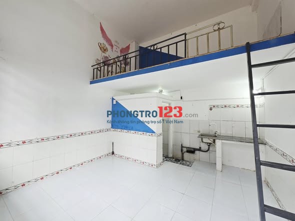 Phòng Gác cao zá 1tr6 Nguyễn Tri Phương Gần Làng Đại Học -Giờ Tự Do ko chung chủ