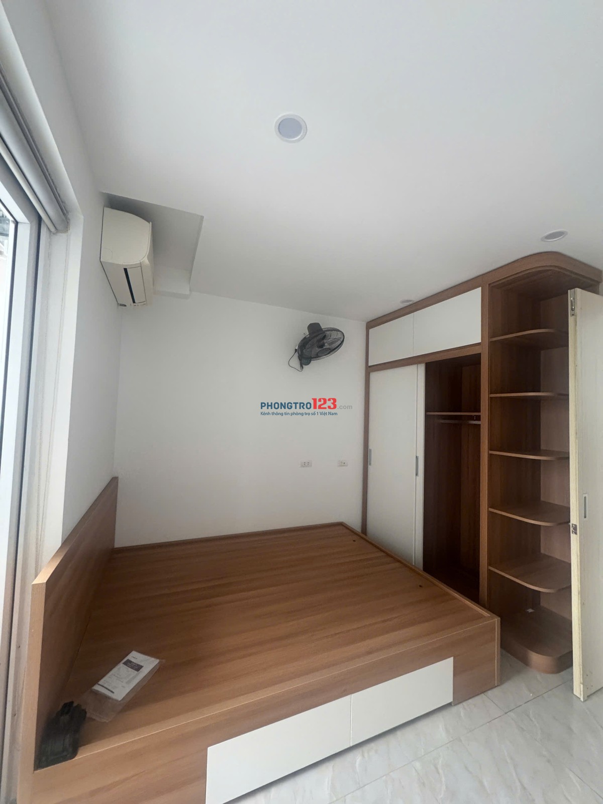 Chính chủ cho thuê căn hộ 3N1K tại Chung cư N02 Yên Hòa, Cầu Giấy, HN