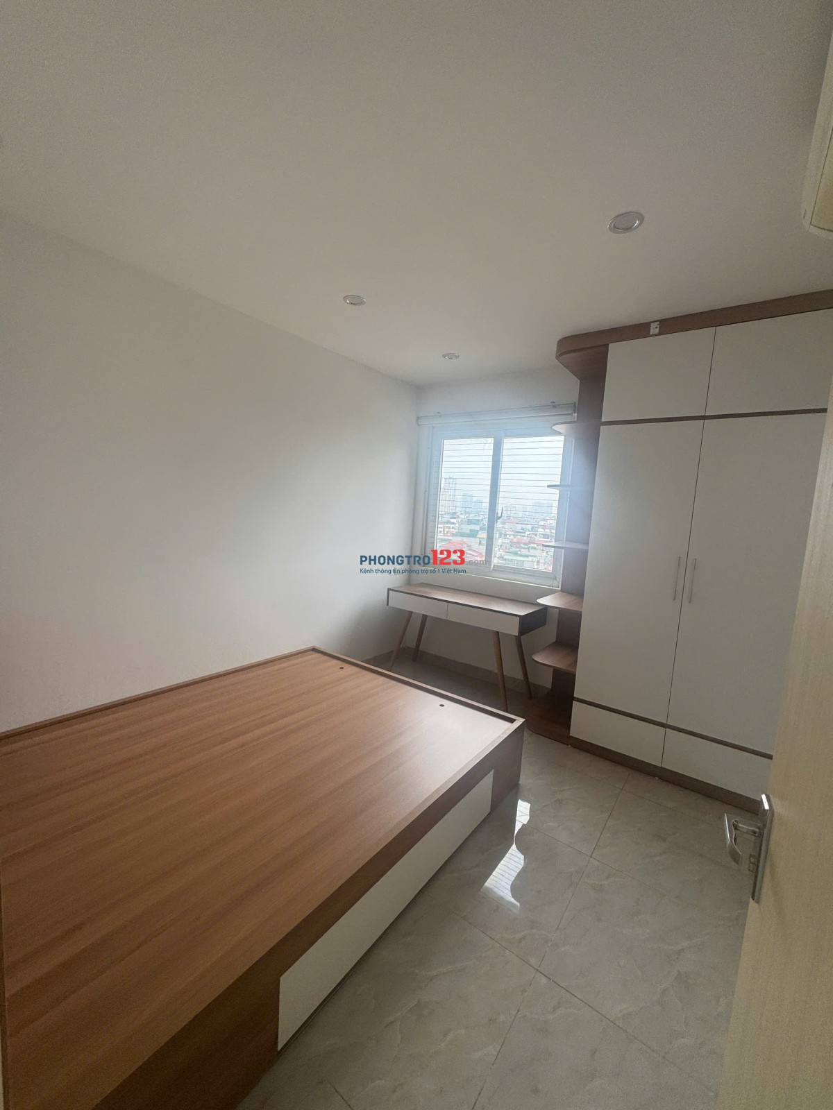 Chính chủ cho thuê căn hộ 3N1K tại Chung cư N02 Yên Hòa, Cầu Giấy, HN