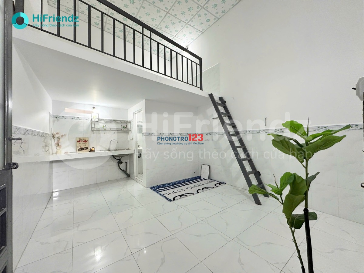 Cho thuê phòng trọ giá rẻ rộng 30m2 sẵn máy lạnh tại Lã Xuân Oai, Lê Văn Việt Quận 9