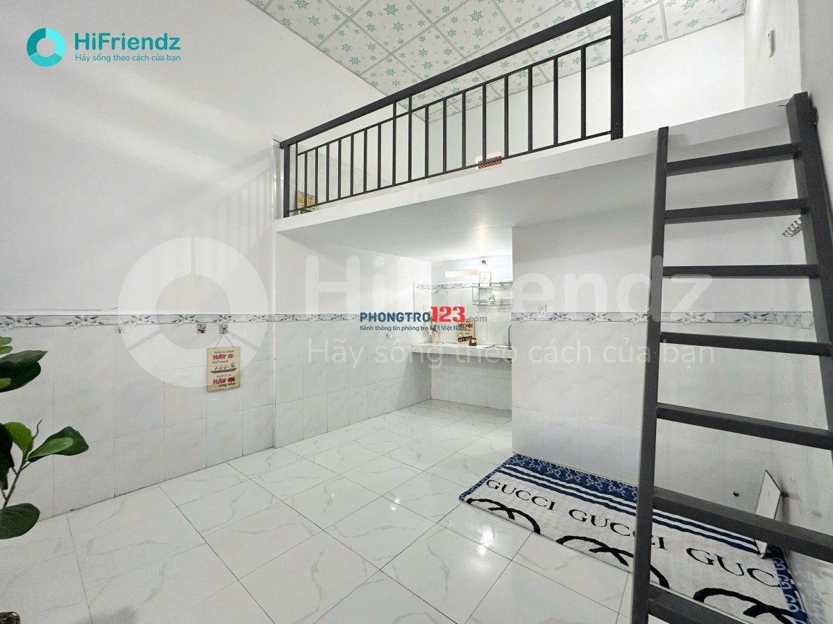 Cho thuê phòng trọ giá rẻ rộng 30m2 sẵn máy lạnh tại Lã Xuân Oai, Lê Văn Việt Quận 9