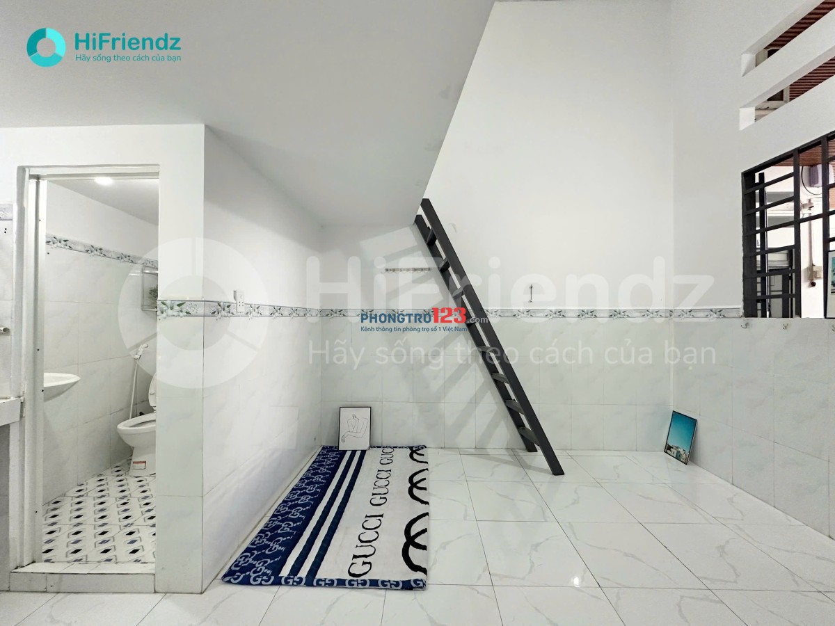 Cho thuê phòng trọ giá rẻ rộng 30m2 sẵn máy lạnh tại Lã Xuân Oai, Lê Văn Việt Quận 9