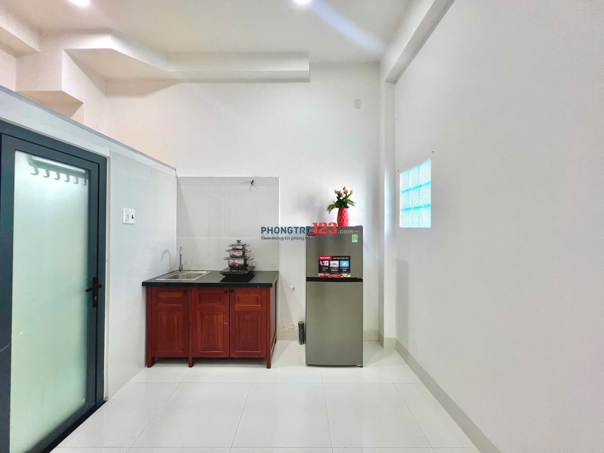 PHÒNG MỚI XÂY, NỘI THẤT MỚI TOANH, AN NINH ĐƯỜNG LÊ NGÃ CẠNH ĐH VĂN HIẾN