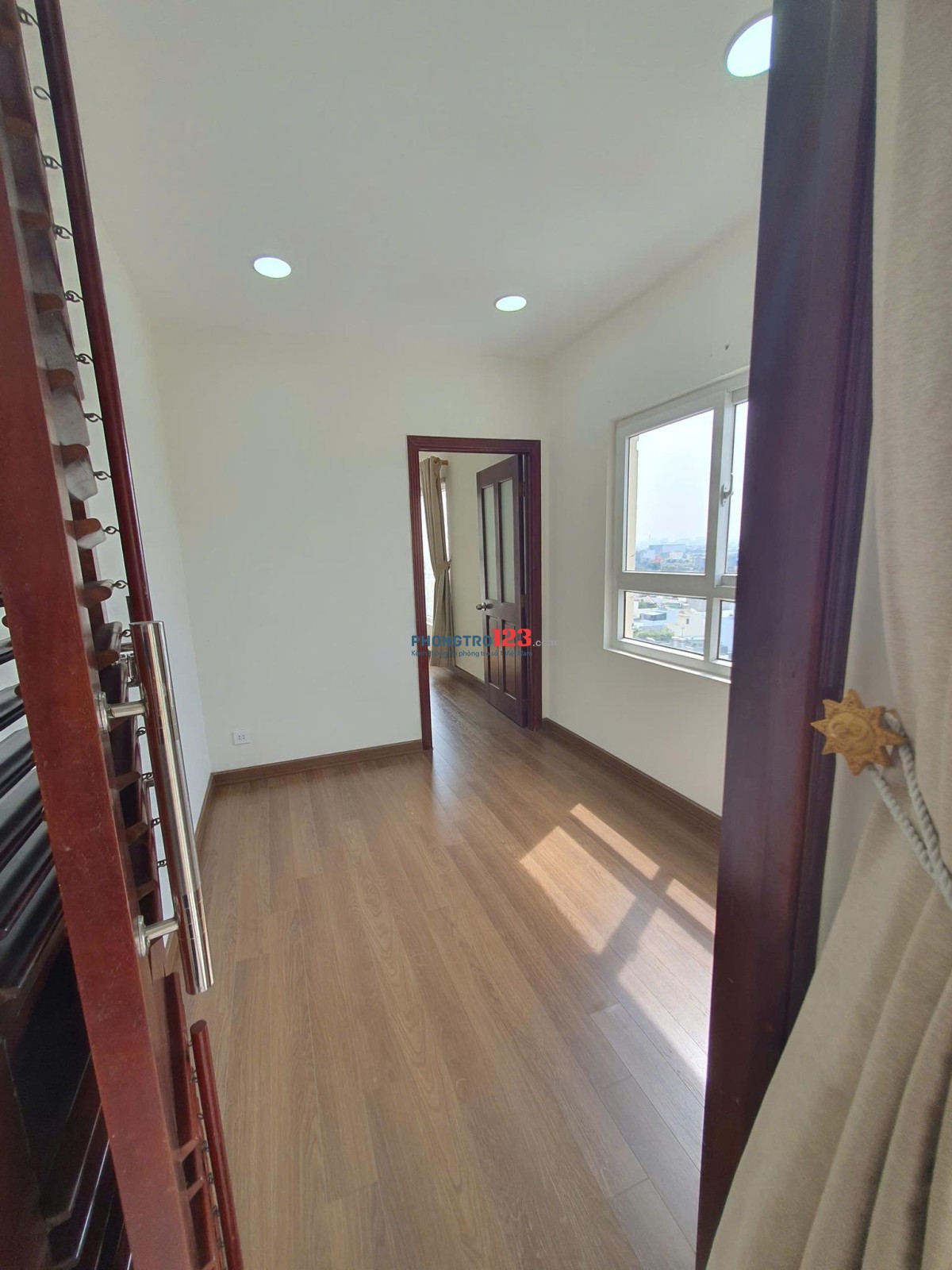 Chung cư Screc Tower, Trường Sa căn 3p ngủ rộng 105m2 chỉ 15,5tr/th