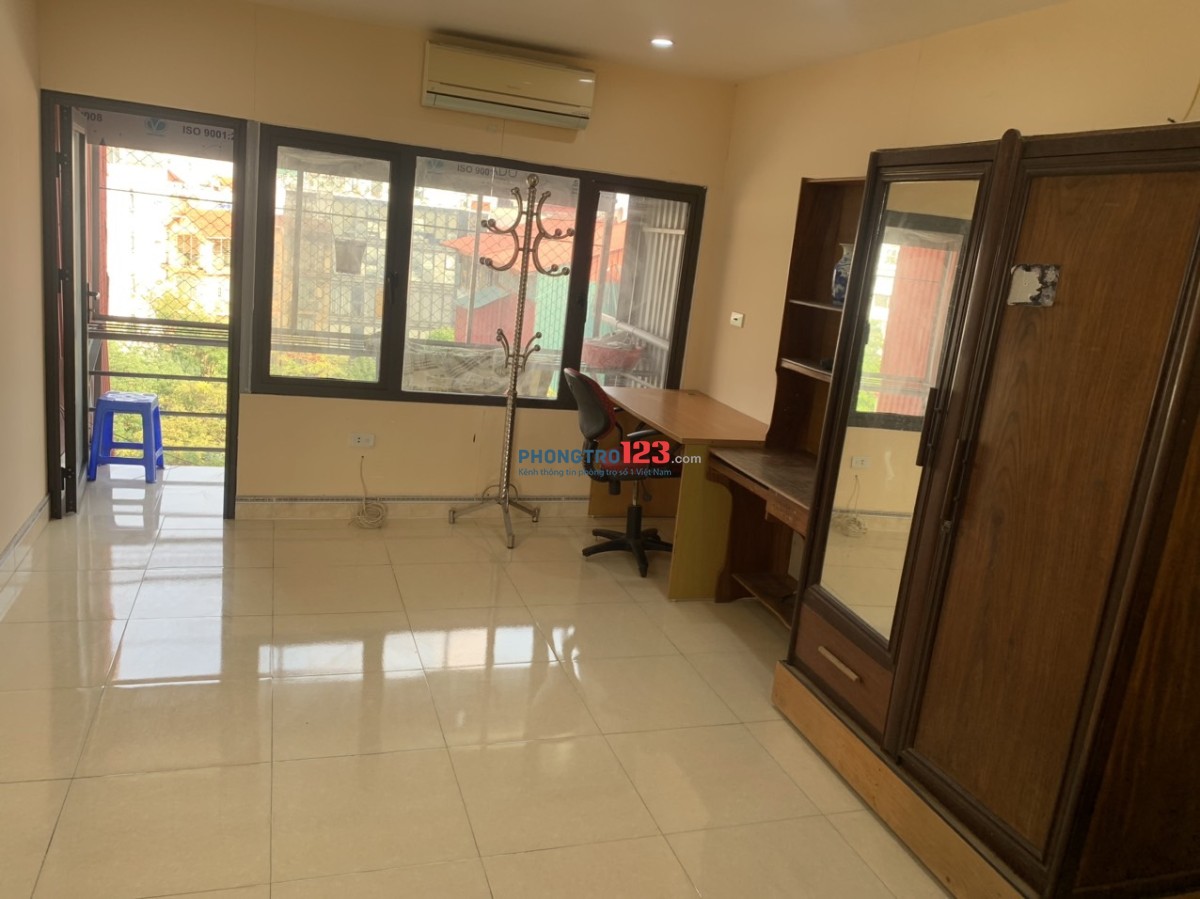 Căn hộ 2 phòng ngủ view thoáng có nội thất cơ bản ĐƯỜNG PHẠM VĂN ĐỒNG