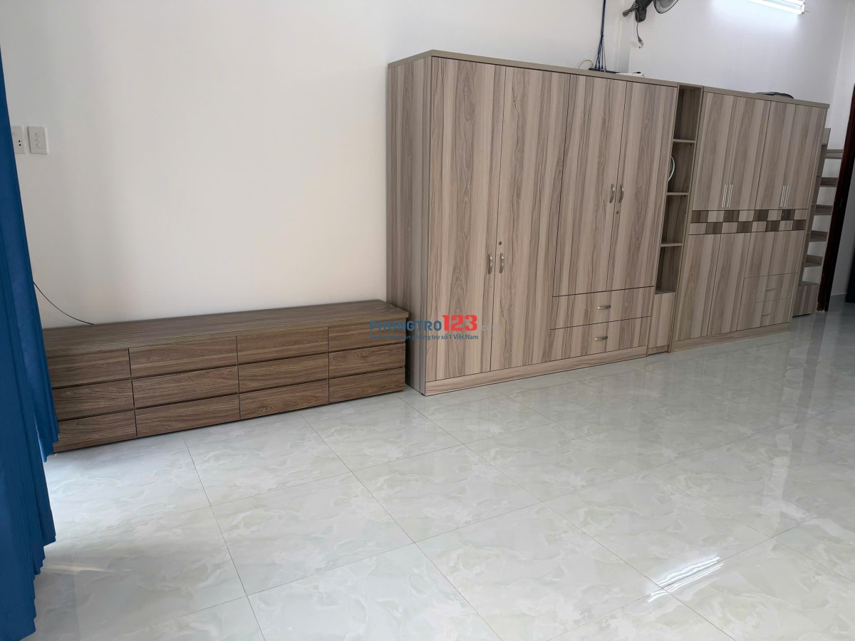 Phòng xịn Đặng Thuỳ Trâm, bao rộng (có ban công + nội thất)