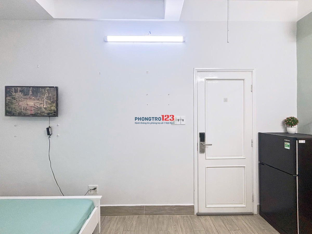 PHÒNG STUDIO FULL NỘI THẤT GẦN CV TAO ĐÀN