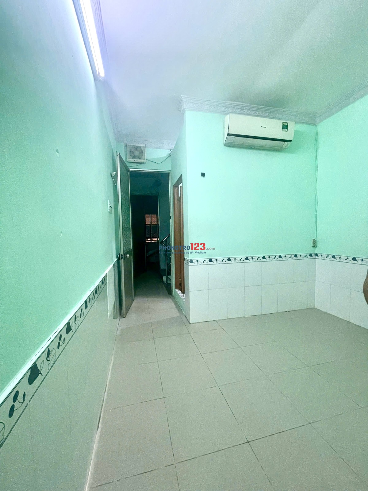 Cho thuê phòng trọ quận 10, có máy lạnh, wc riêng, cửa sổ