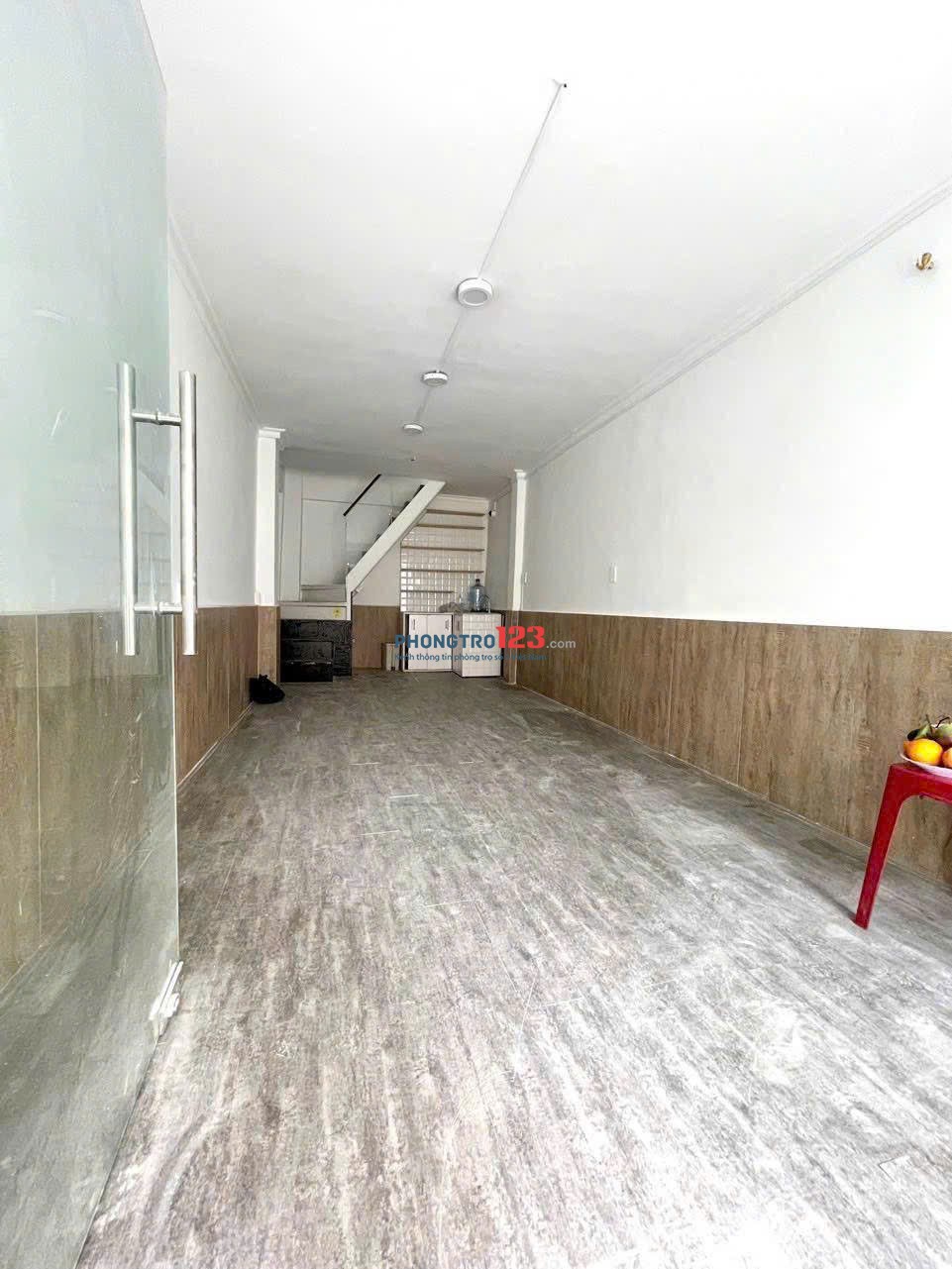 CHO THUÊ NHÀ NGUYÊN CĂN MẶT TIỀN TẠI TRUNG TÂM QUẬN 1