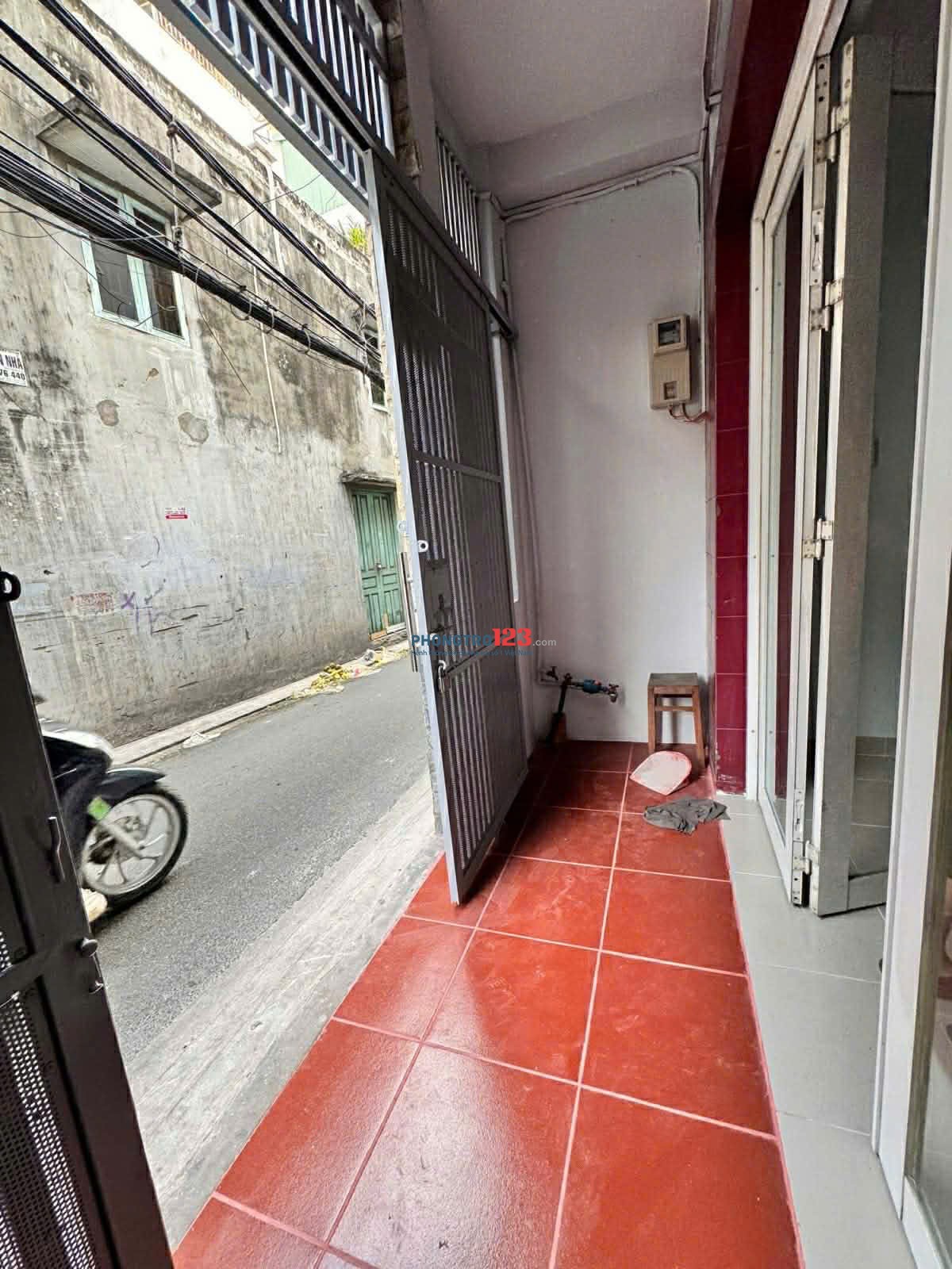 NHÀ 1 TRỆT 1 LẦU, 2 PHÒNG NGỦ, 2 WC, KHU SÂN BAY VÀ CÔNG VIÊN GIA ĐỊNH