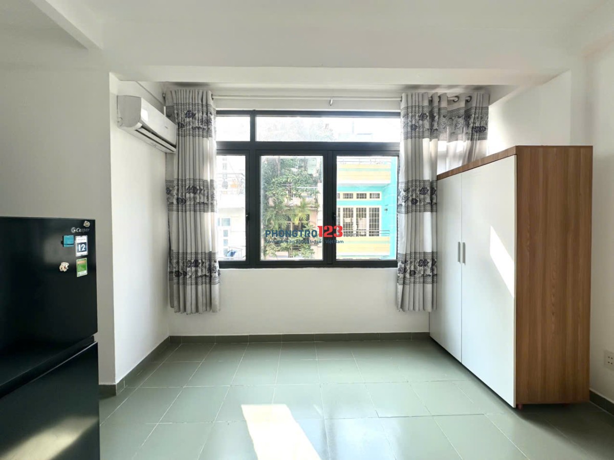 PHÒNG CỬA SỔ ĐỦ NỘI THẤT CÓ THANG MÁY - LÊ VĂN SỸ Q.3