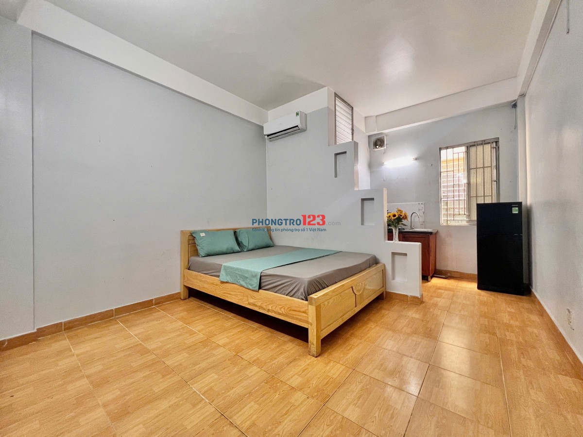 NGAY CHỢ TÂN MỸ, GẦN ĐH UFM, PHÒNG CỬA SỔ ĐÓN NẮNG, THANG MÁY BẢO VỆ