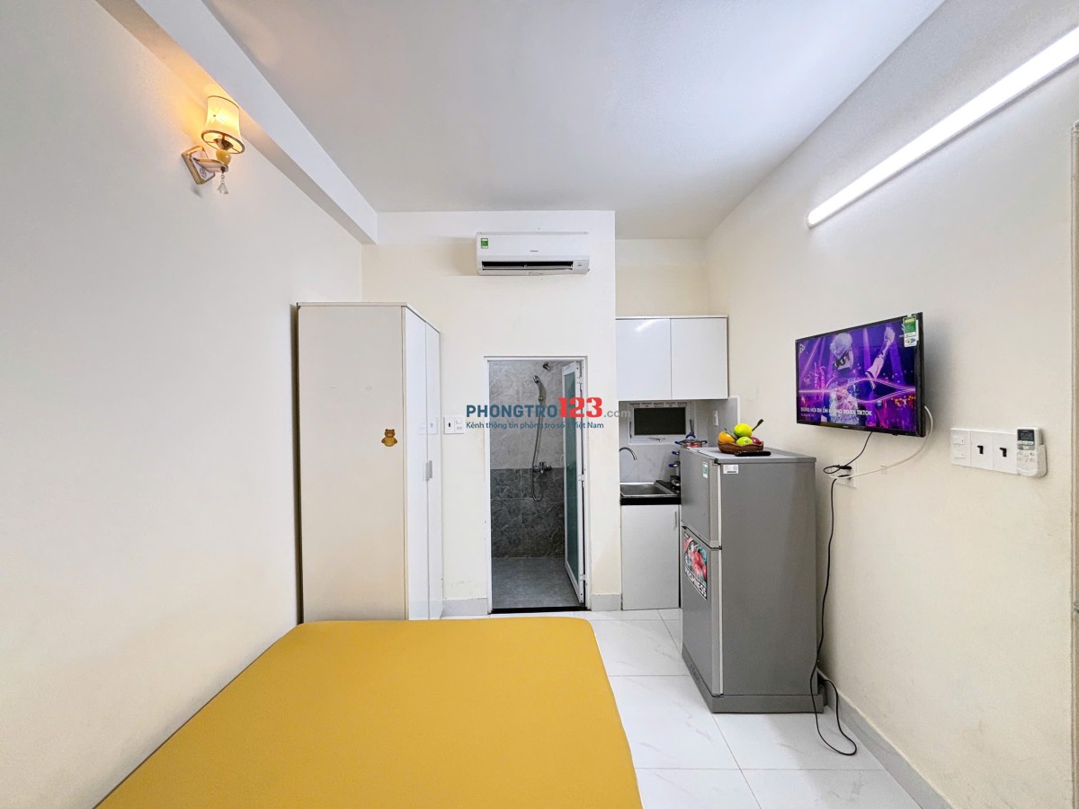 NGAY ĐH KINH TẾ, CV TAO ĐÀN - PHÒNG FULL NỘI THẤT CHỈ 4,5 TRIỆU