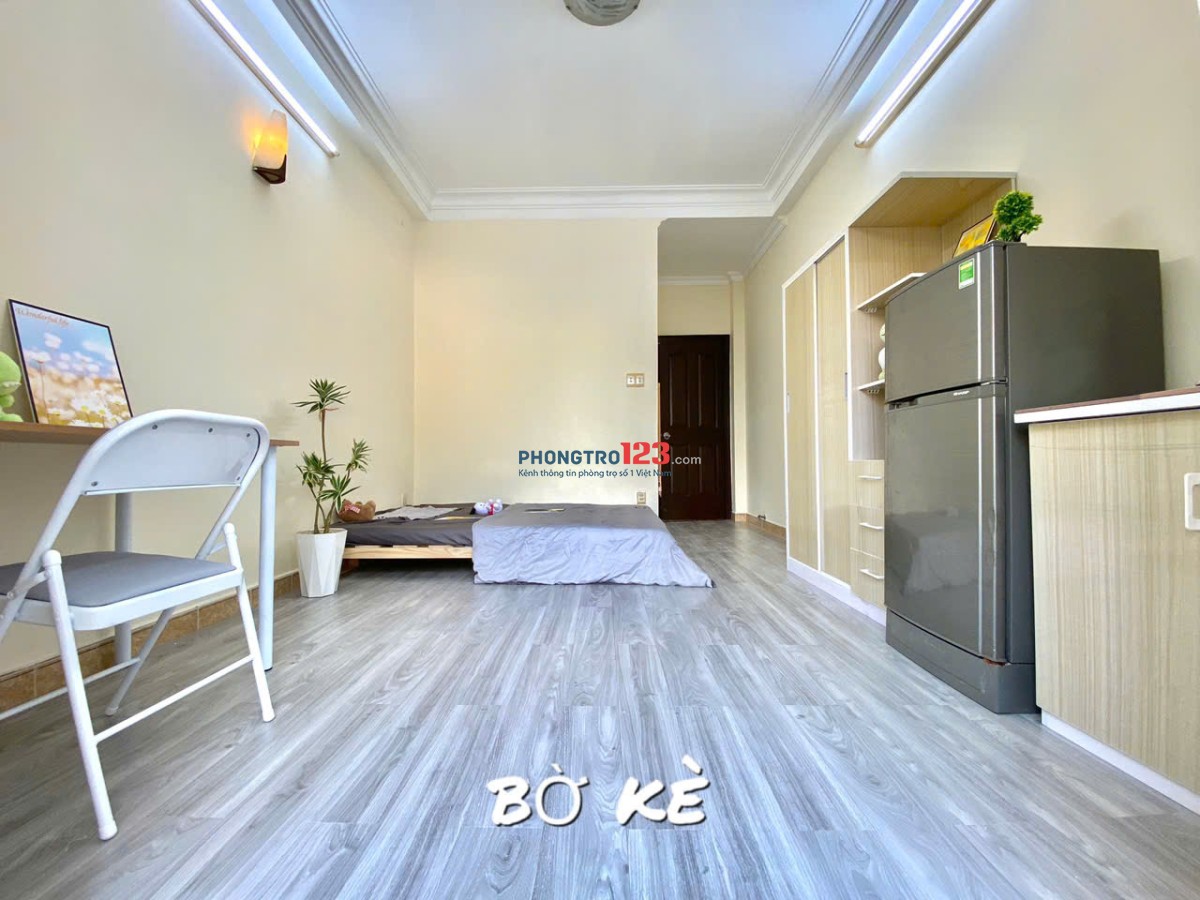 Cho Thuê Phòng Trọ Ban Công - Ngay Bờ Kè Hoàng Sa - Trần Quang Khải - Cầu Bông - Chợ Đakao