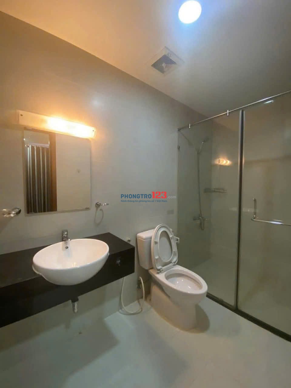 Căn chung cư 70m2, 2p ngủ, máy lạnh, ngay Nguyễn Sỹ Sách, TB giá 8tr5