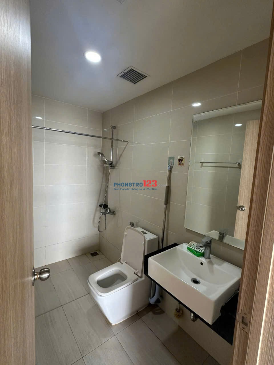 Chung cư RuBy Garden, P15, Tân Bình: 2p ngủ, nhà mới, NTCB, Giá 9tr/th