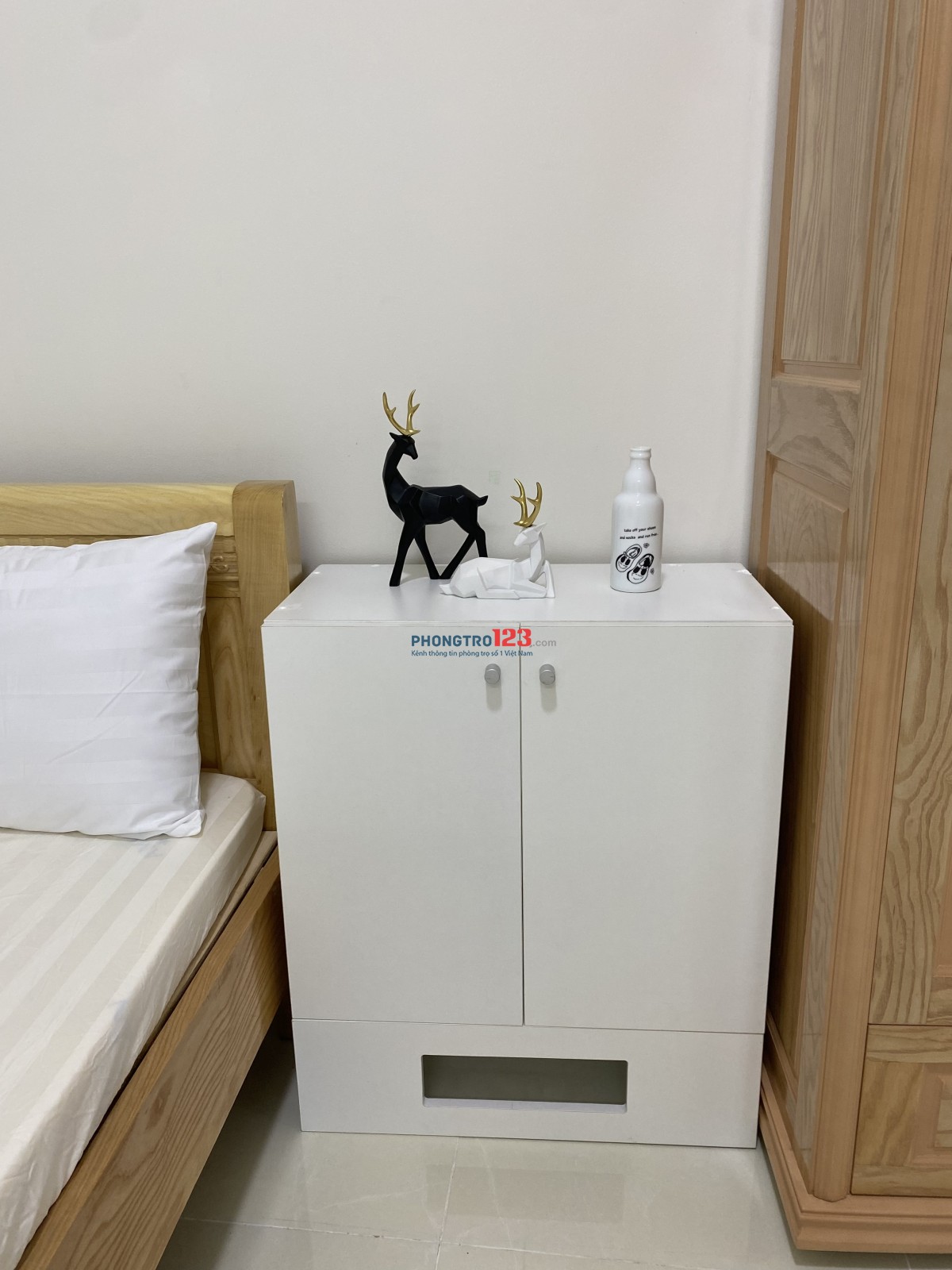 PHÒNG CHO THUÊ Đ. ĐIỆN BIÊN PHỦ GIÁP VÒNG XOAY NGUYỄN BĨNH KHIÊM MỚI LẦU 1 BAN CÔNG CỬA SỔ ĐÓN NẮNG