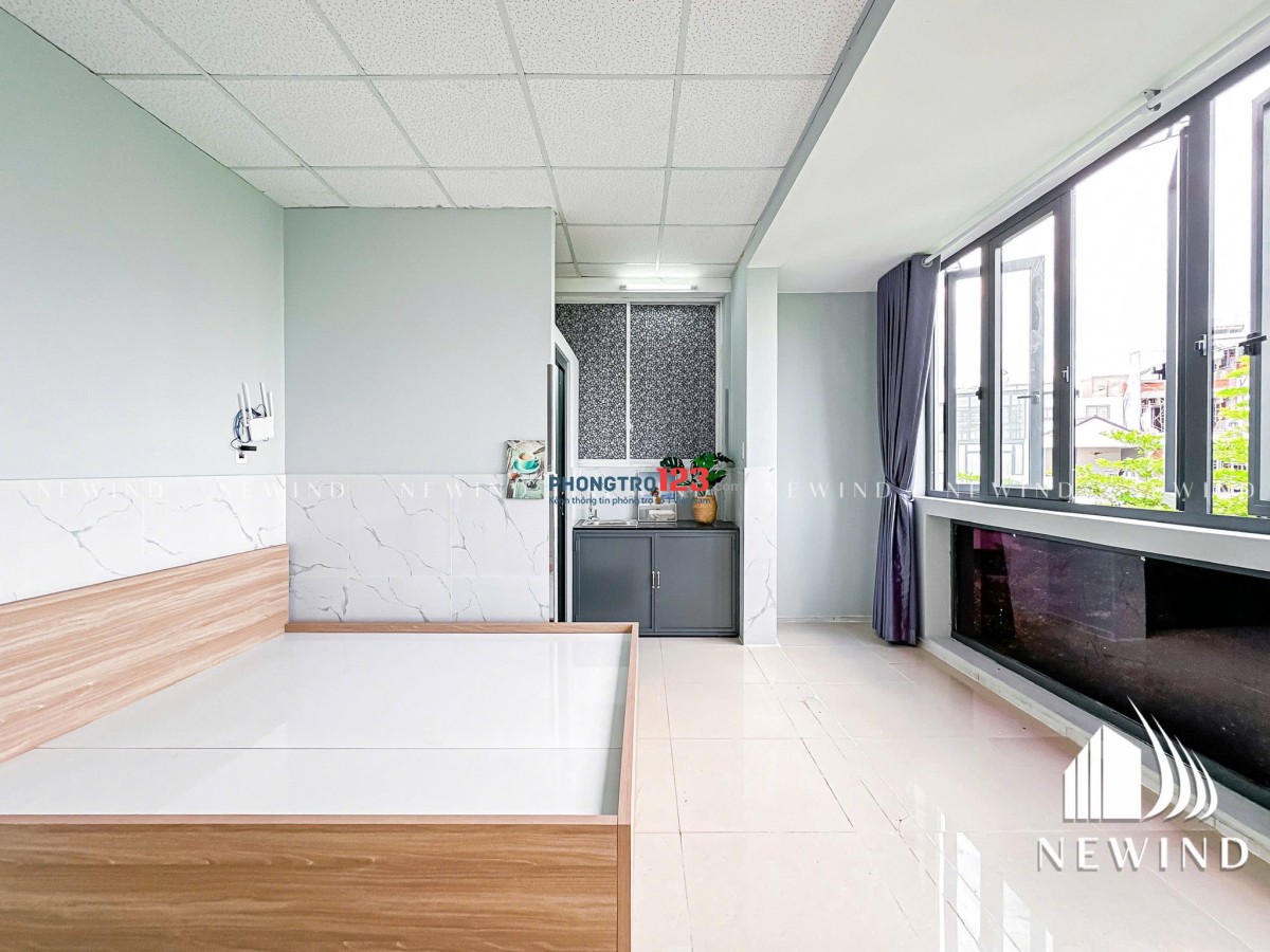 PHÒNG MỚI XÂY CỬA SỔ LỚN TÂN SƠN - PHẠM VĂN BẠCH