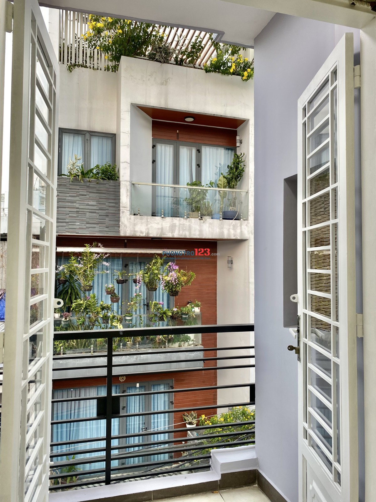 PHÒNG CHO THUÊ Đ. ĐIỆN BIÊN PHỦ GIÁP VÒNG XOAY NGUYỄN BĨNH KHIÊM MỚI LẦU 1 BAN CÔNG CỬA SỔ ĐÓN NẮNG