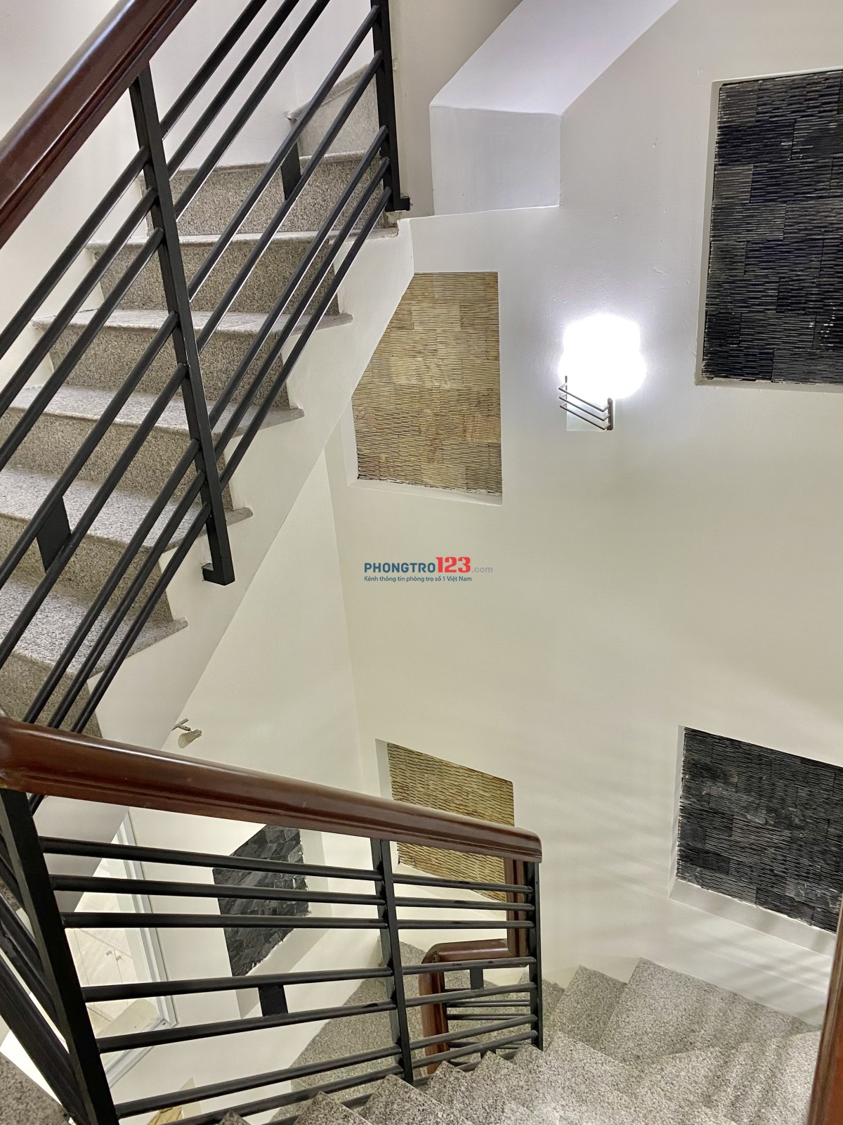 PHÒNG CHO THUÊ Đ. ĐIỆN BIÊN PHỦ GIÁP VÒNG XOAY NGUYỄN BĨNH KHIÊM MỚI LẦU 1 BAN CÔNG CỬA SỔ ĐÓN NẮNG