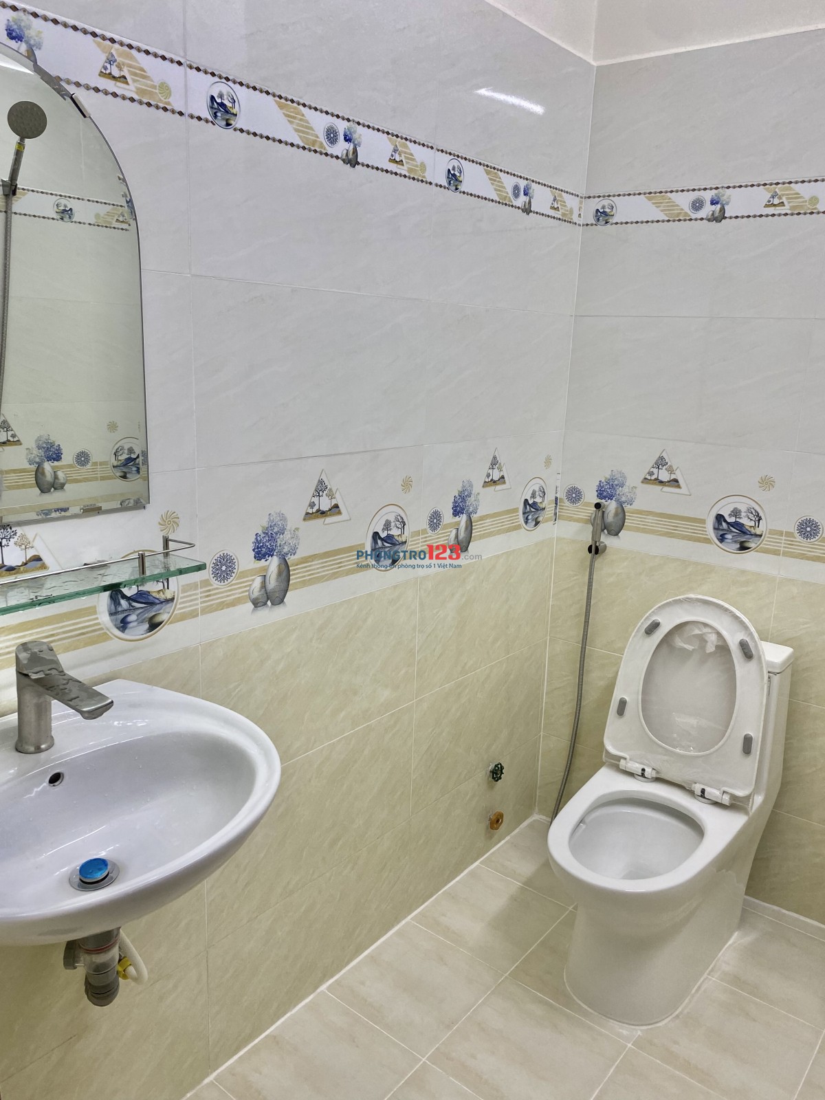 PHÒNG CHO THUÊ Đ. ĐIỆN BIÊN PHỦ GIÁP VÒNG XOAY NGUYỄN BĨNH KHIÊM MỚI LẦU 1 BAN CÔNG CỬA SỔ ĐÓN NẮNG