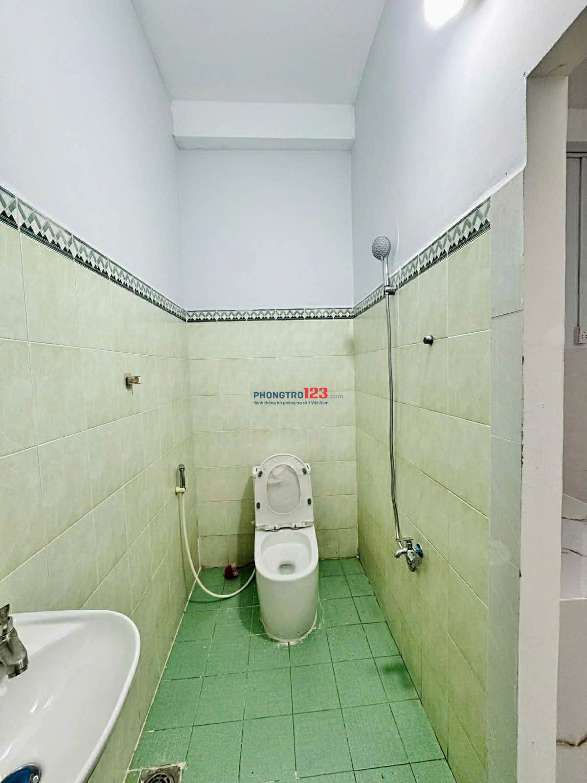 Nhà 1 Trệt 1 Lầu, 2 Phòng Ngủ, 2 WC, Khu Sân Bay Và Công Viên Gia Định