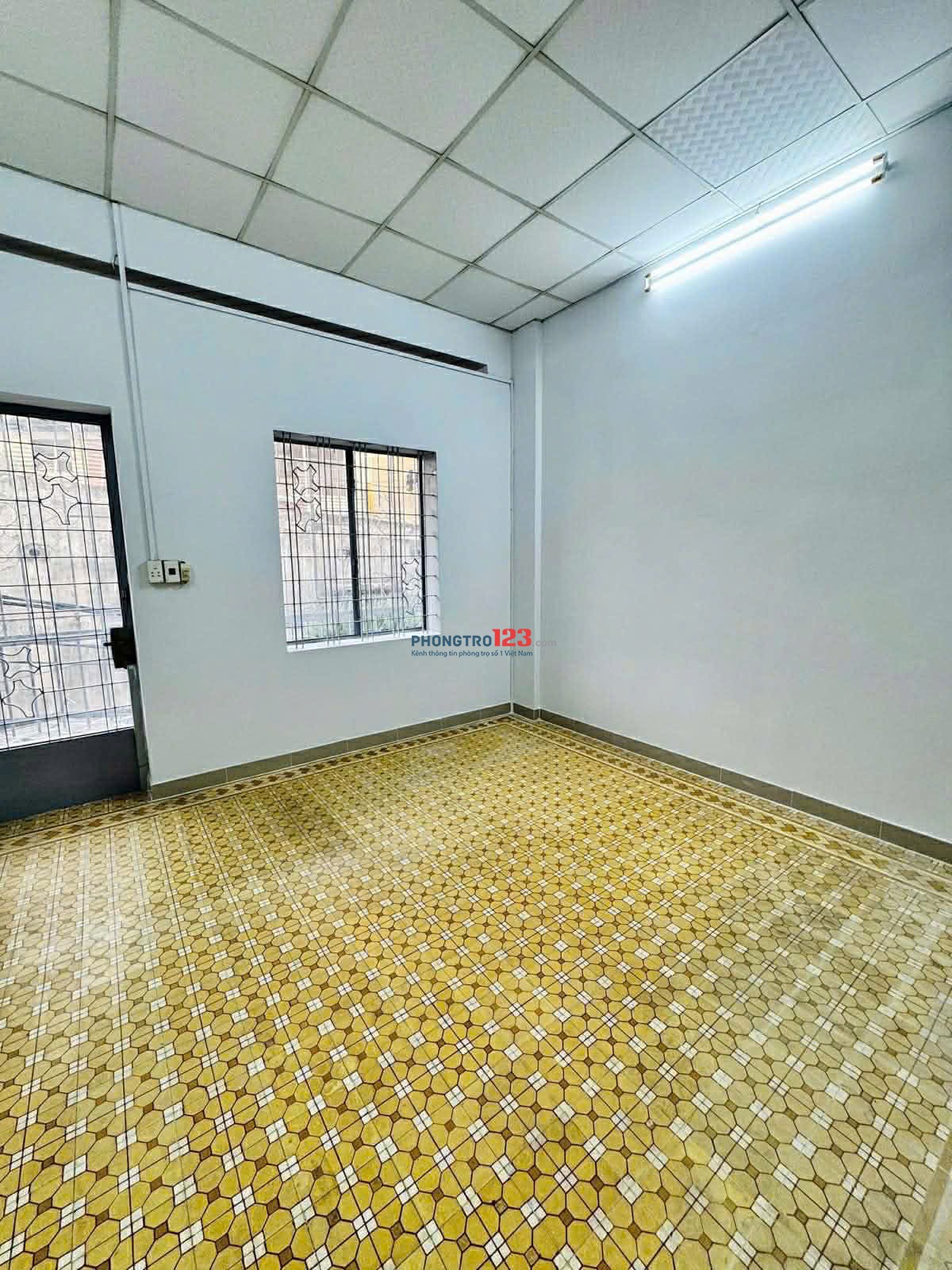 Nhà 1 Trệt 1 Lầu, 2 Phòng Ngủ, 2 WC, Khu Sân Bay Và Công Viên Gia Định