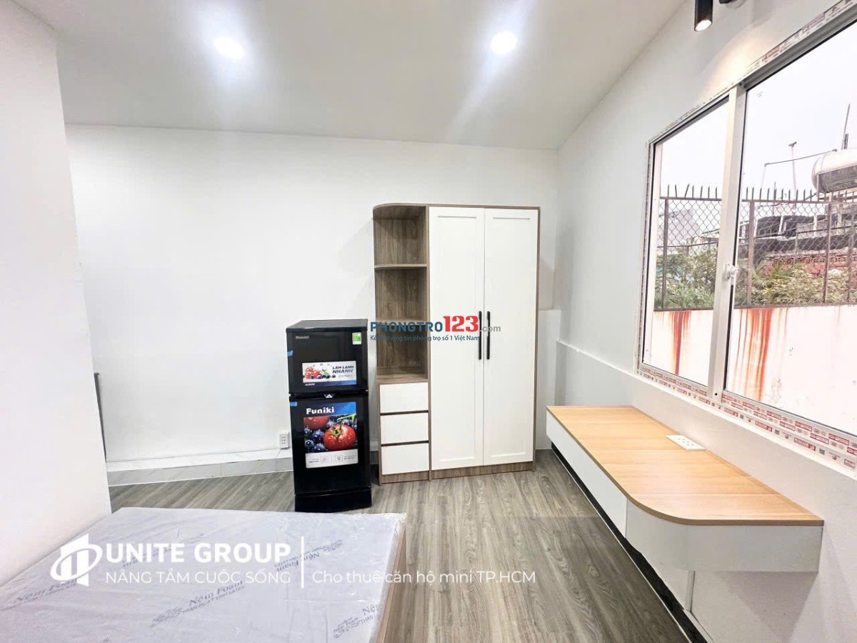 Cho Thuê Phòng Mới 100% ngay Huỳnh Văn Bánh, Phú Nhuận, Full nội thất, Cửa sổ trời giáp Q1, Q3