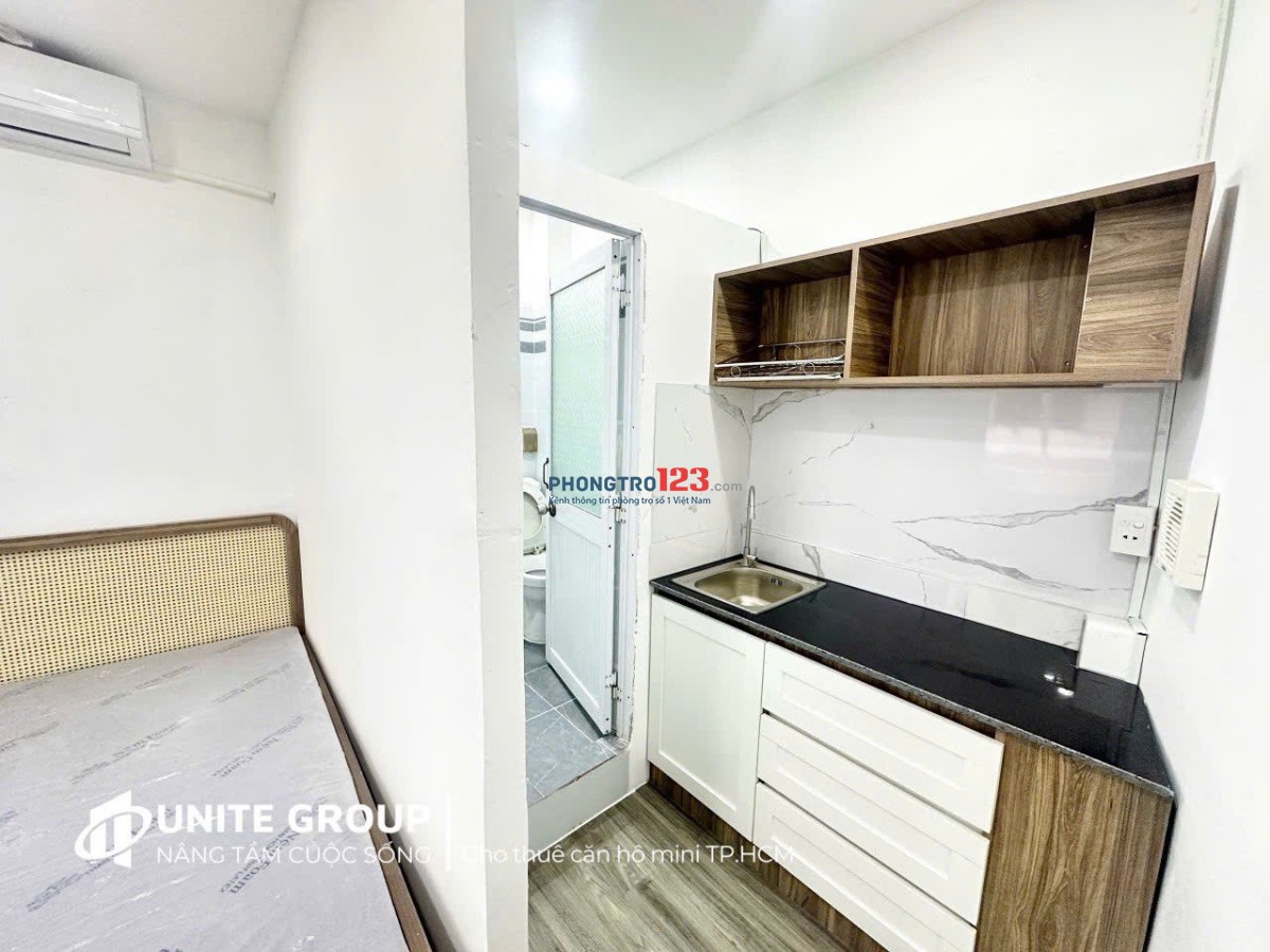 Cho Thuê Phòng Mới 100% ngay Huỳnh Văn Bánh, Phú Nhuận, Full nội thất, Cửa sổ trời giáp Q1, Q3