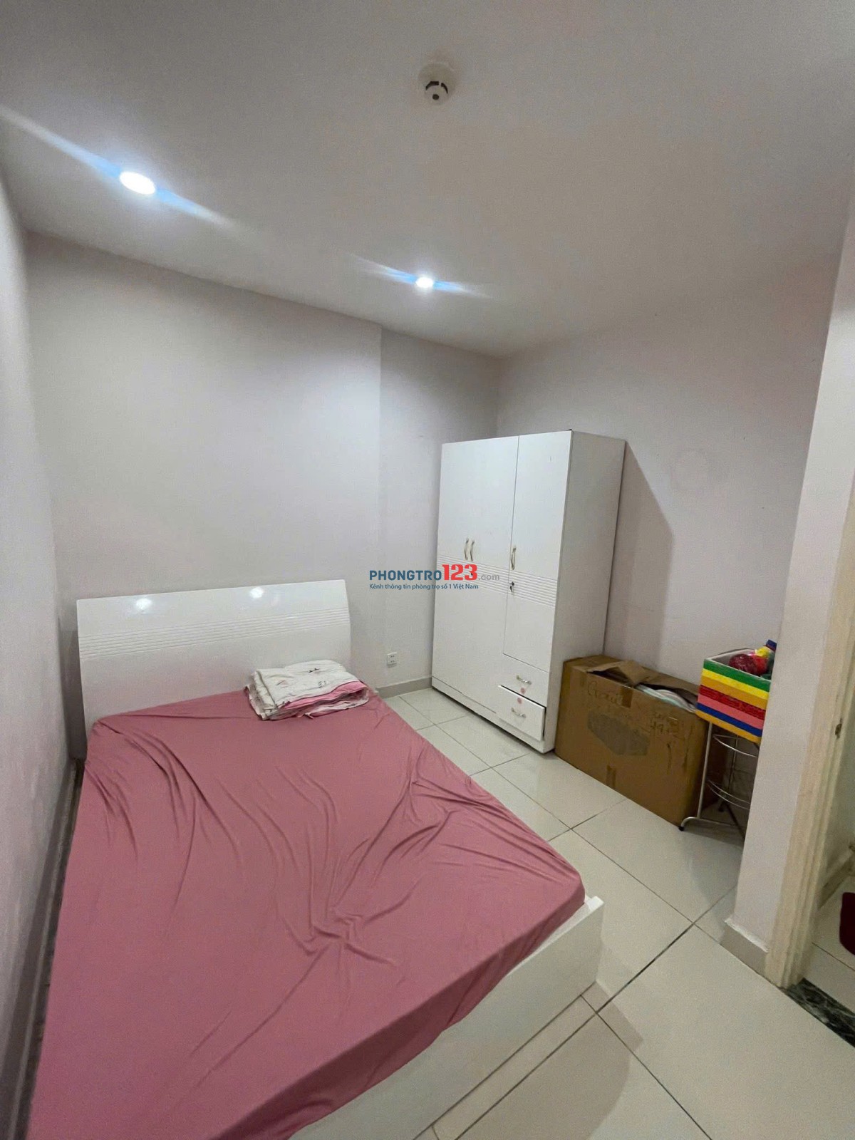 C/c Coopmart Trường Sa, Căn góc, 100m2, 3PN 2WC, NTCB giá 15tr/th.