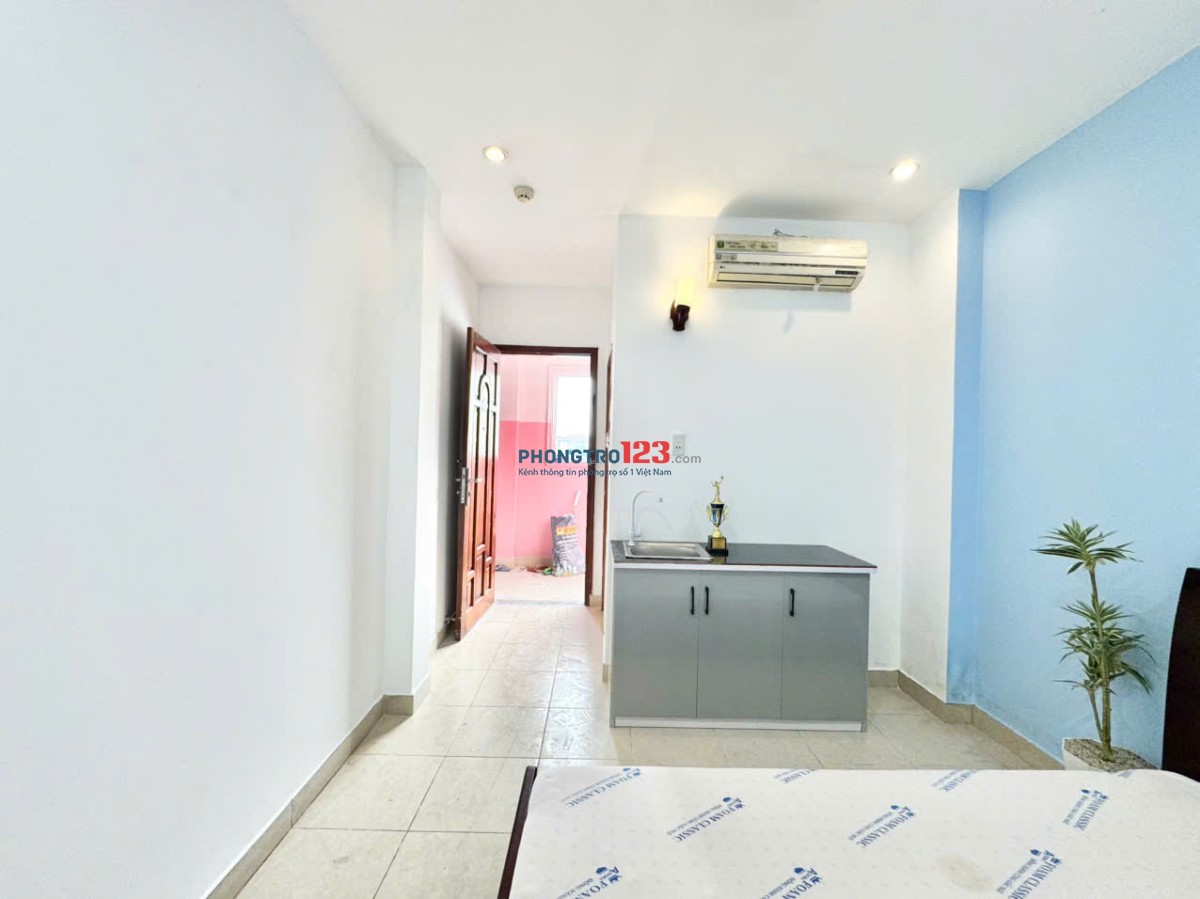 Ngay Phạm Văn Đồng, Kha Vạn Cân, Phòng full nội thất mới, rộng rãi, vị trí thuận tiện