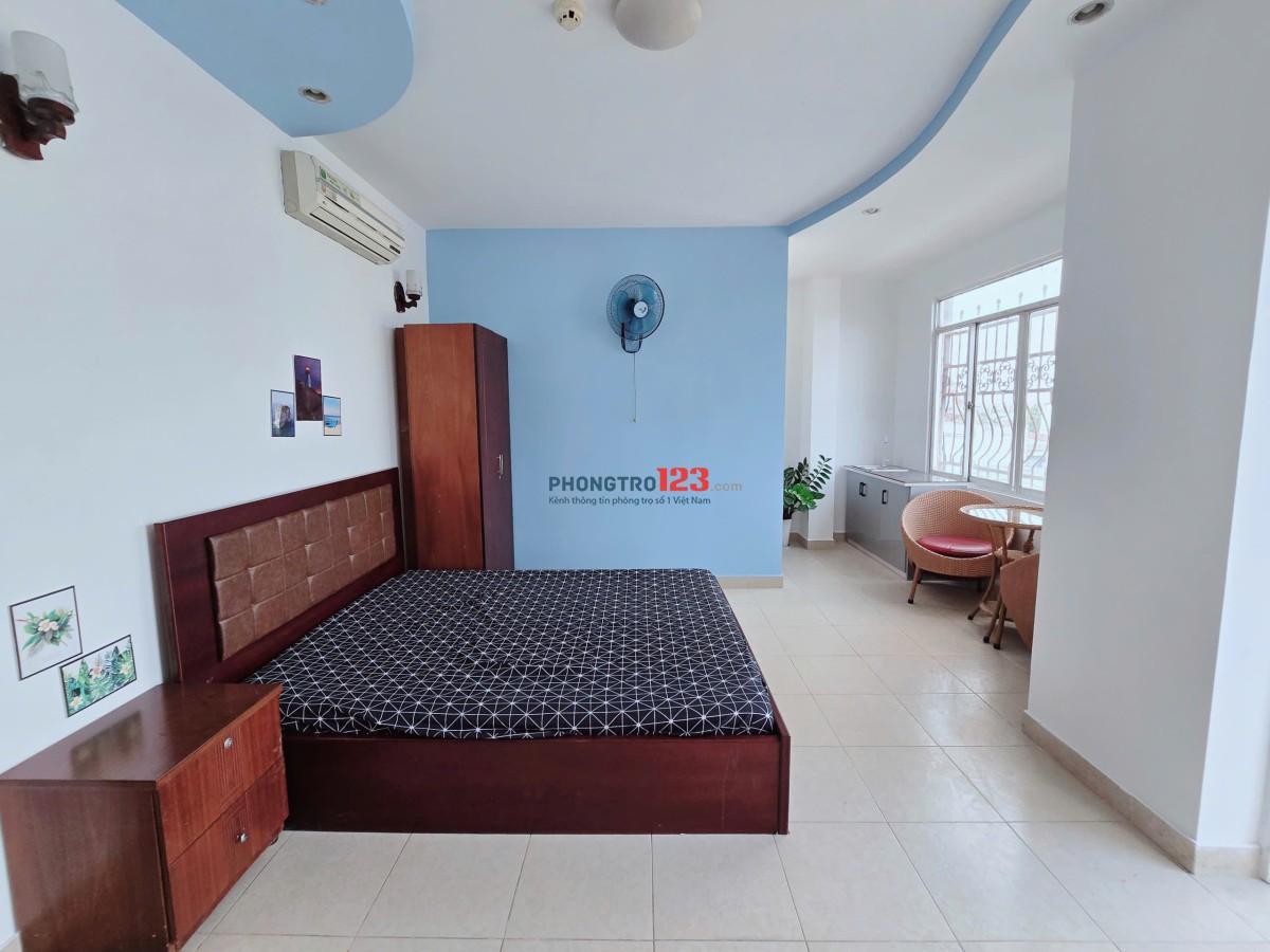 Ngay Phạm Văn Đồng, cầu vượt Linh Xuân, Phòng full nội thất, rộng rãi