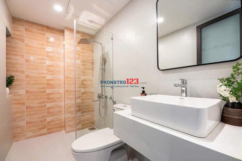 Cho thuê căn hộ 1 phòng ngủ full nội thất, máy giặt riêng Trần Hưng Đạo, Quận 1