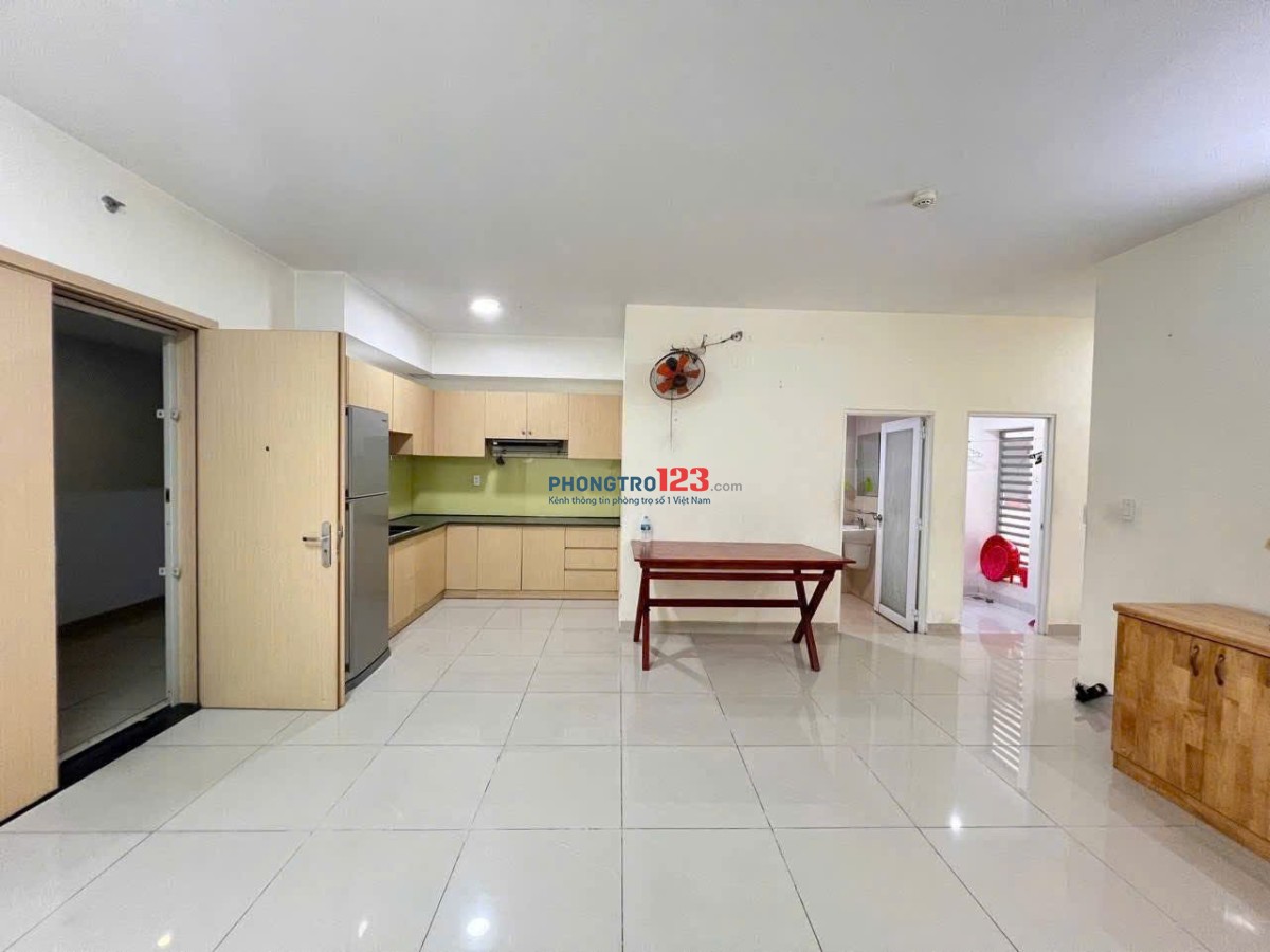 15tr/tháng, C/c Screc, 97m2, 3PN, 2WC, Căn góc, Trường Sa, P12, Quận 3.