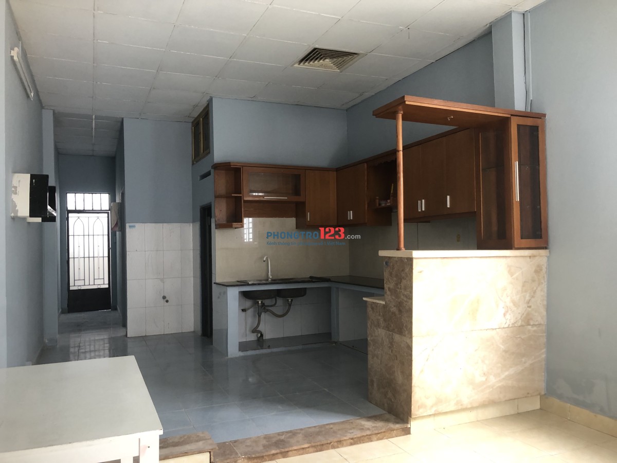 Nhà cho thuê 4x19 khu vực gần Bình thạnh/Phạm Văn Đồng